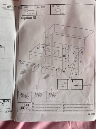 Litera tren blanca y marrón pálido