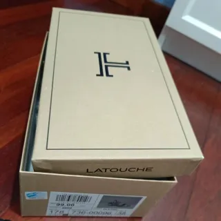 Sandalias doradas Latouche tacón nuevas