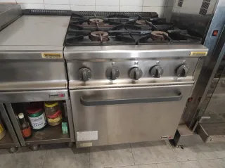 Cocina industrial con horno en venta por reforma