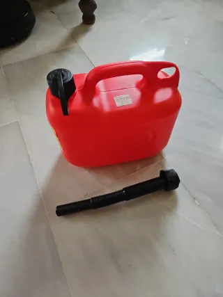 Bidón Gasolina Rojo con Embudo 5 L