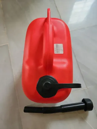 Bidón Gasolina Rojo con Embudo 5 L