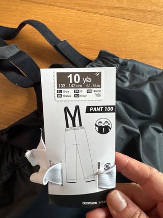 Conjunto esquí infantil nuevo, talla 10