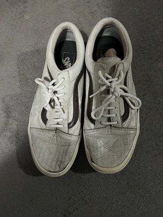 Zapatillas Vans Beige y Marrón.