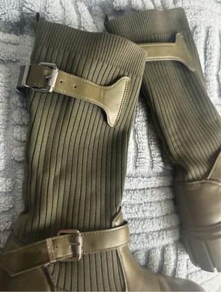 Botas verdes de caña alta con plataforma