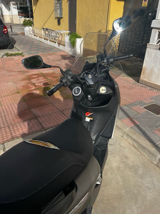 Yamaha Majesty S 125cc Gris 30.000 km