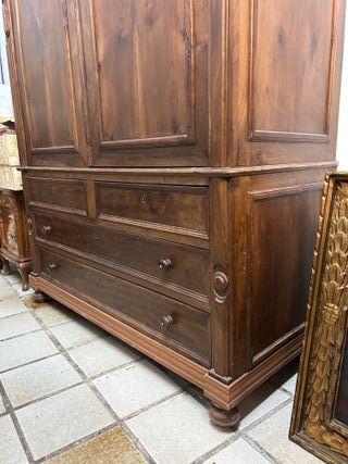 Armario antiguo de nogal