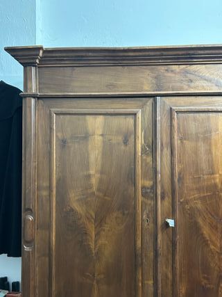Armario antiguo de nogal