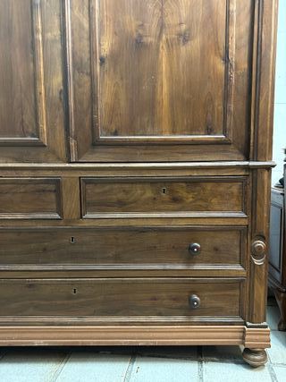Armario antiguo de nogal