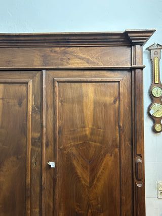 Armario antiguo de nogal
