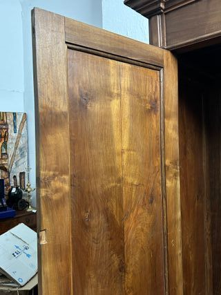 Armario antiguo de nogal