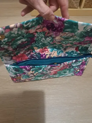 Cartera de mano floral para eventos