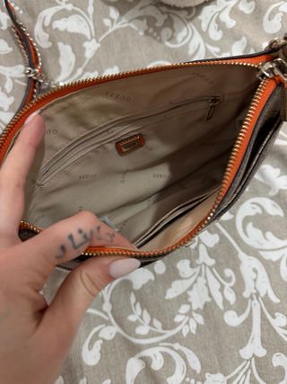 Bolso Guess Marrón y Naranja