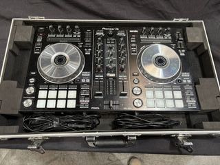 Controladora DJ Pioneer DDJ-SR2