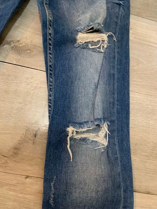 Pantalón vaquero mujer con rotos