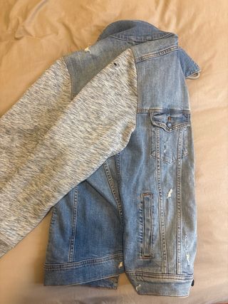 Chaqueta vaquera Hollister con capucha Talla L