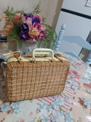 Maleta antigua mimbre francesa