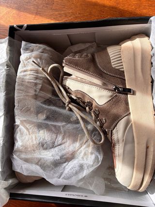 Botines Chika10 Marrones y Dorados Talla 37