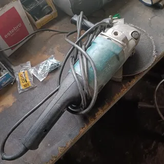 Radial Makita Grande