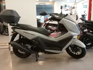 Kymco Skytown 125 Gris