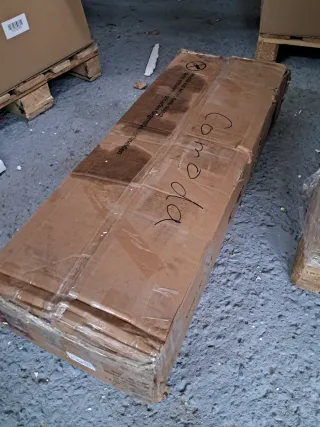 Cómoda YITAHOME Negra y Dorada