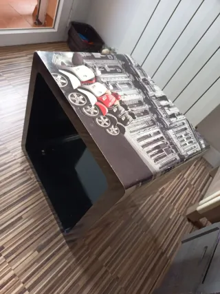 Mesita auxiliar Vespa negra y roja