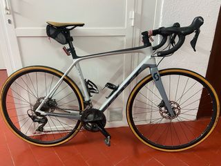 Bicicleta de carretera Scott ADDICT 20 Disc