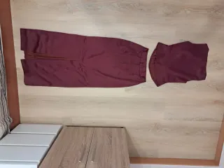 Traje burdeos de fiesta hecho a medida