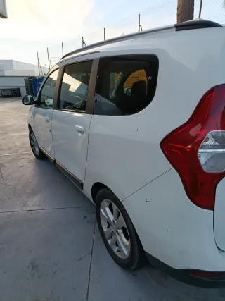 Dacia Lodgy 2015