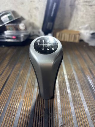 Pomo BMW Serie 1 6 Velocidades