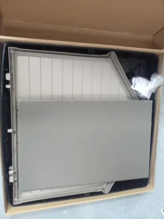 Caseta para perro gris y blanca