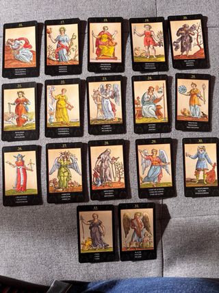 Oráculo de Nostradamus 2002 Lo Scarabeo 32 cartas