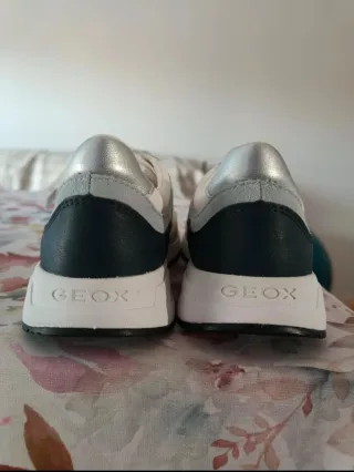 Zapatillas Geox Bulmya. Celestes y blancas
