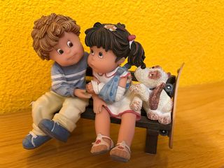 Figura NADAL niño niña banco perro