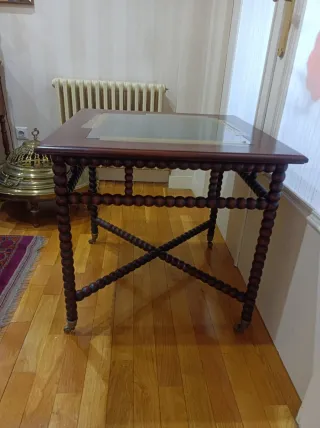 Mesa antigua madera torneada