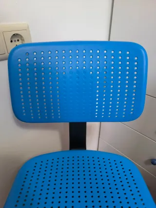 Silla de estudio azul con ruedas y elevación a gas