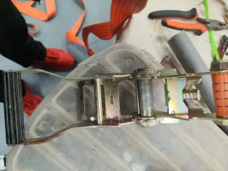 Cincha de sujeción con trinquete