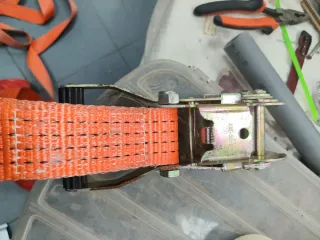 Cincha de sujeción con trinquete