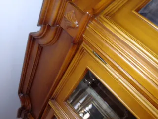 Vitrina de lujo de madera y cristal