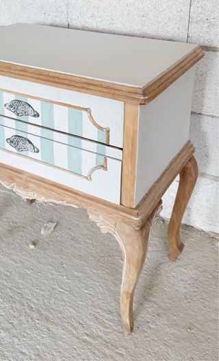 Dos mesitas de noche