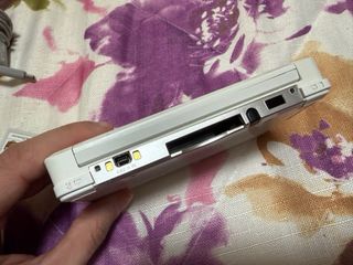 Nintendo 3DS Blanca + Juego Mario & Luigi