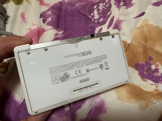 Nintendo 3DS Blanca + Juego Mario & Luigi