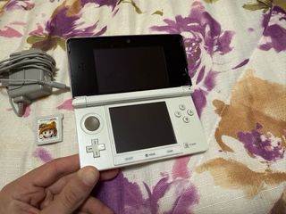 Nintendo 3DS Blanca + Juego Mario & Luigi