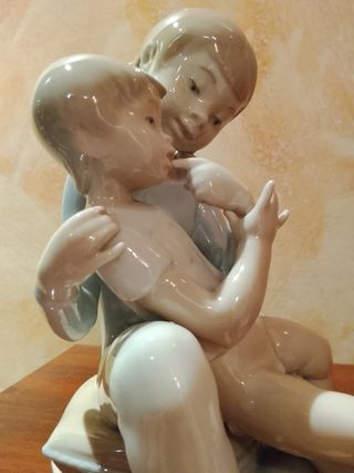 Little Brothers Playing Lladro Rosal Niños jugando