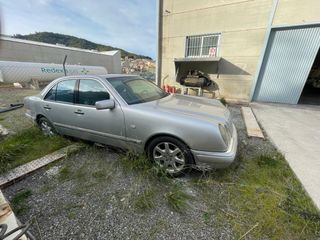 Mercedes-Benz Clase E300 TurboDiésel