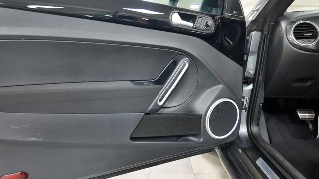 VOLKSWAGEN Beetle Cabrio 2.0 TSI DSG Sport