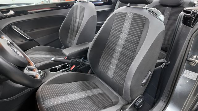 VOLKSWAGEN Beetle Cabrio 2.0 TSI DSG Sport