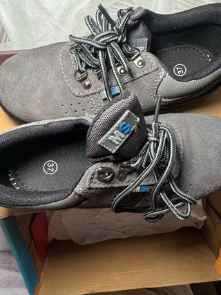 Zapatos de seguridad grises