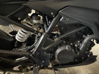 BMW 310 R Negra 12.000 km