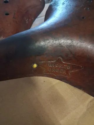 Asiento de piel para bicicleta,nuevos de epoca