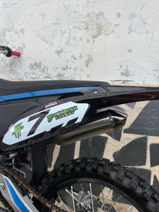 Apollo 250r Motocross